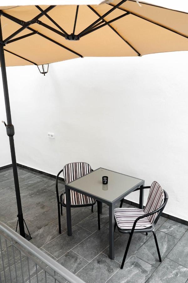 Larissa Railway &Metro Station Apartment Athen Eksteriør bilde